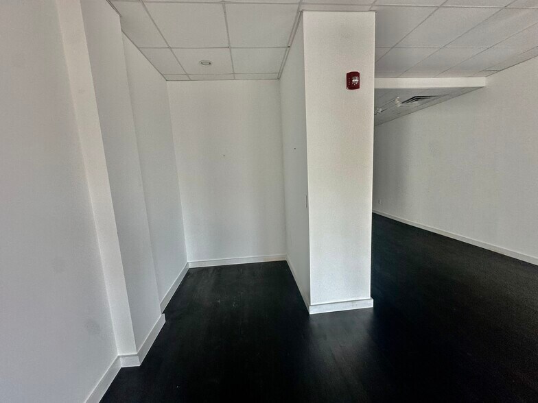 More Photos Of 53 Greenwich Ave, Greenwich Office For Sale
