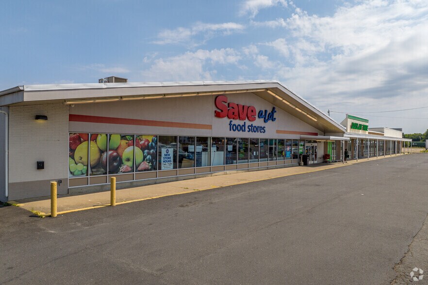 More Photos Of 545 W Broad St, Paulsboro Storefront For Sale