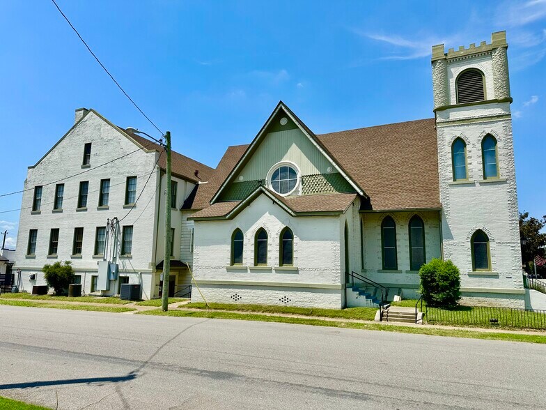 More Photos Of 1424 E Main St, Humboldt Hospitality For Sale