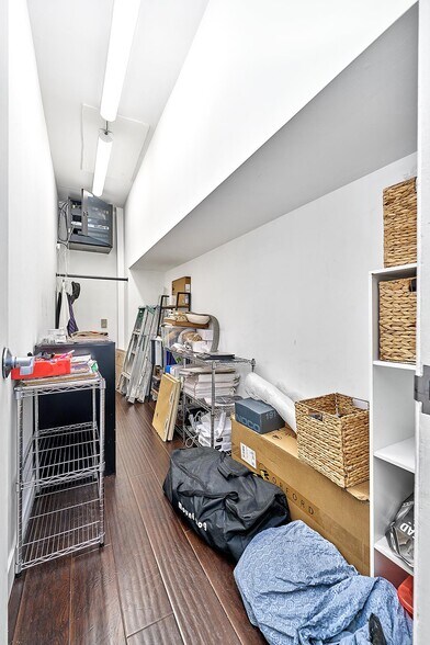 More Photos Of 220-228 N Canon Dr, Beverly Hills Loft Creative Space For Lease