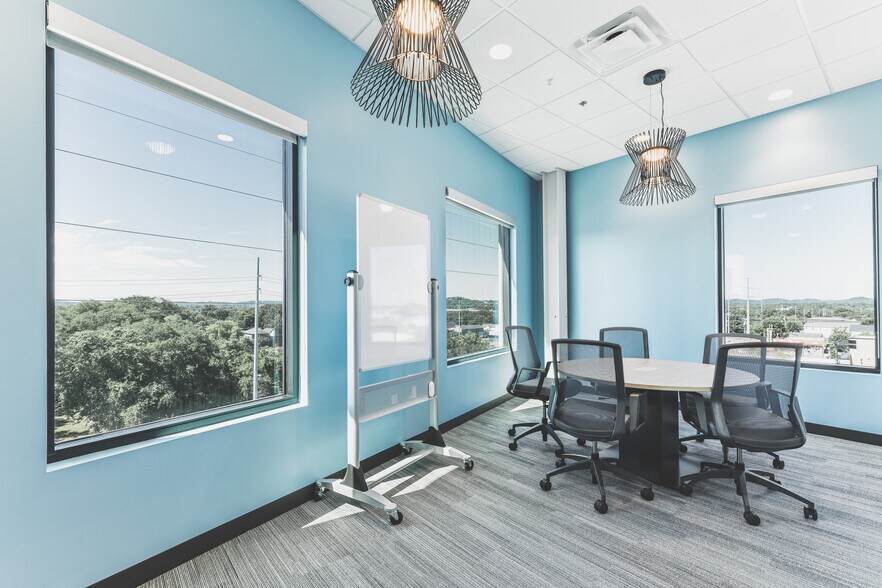 More Photos Of 4900 Centennial Blvd, Nashville Office For Sale