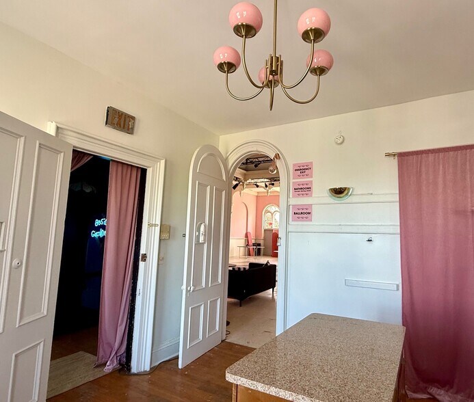 More Photos Of 220 Main St, Saugerties Storefront Retail Residential For Sale