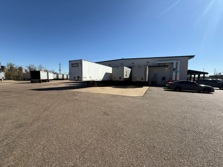 More Photos Of 2600 Booth St, Monroe Distribution For Sale