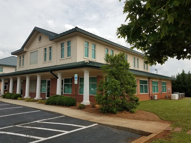 More Photos Of 1616-1632 Village Harbor Dr, Clover Office For Lease