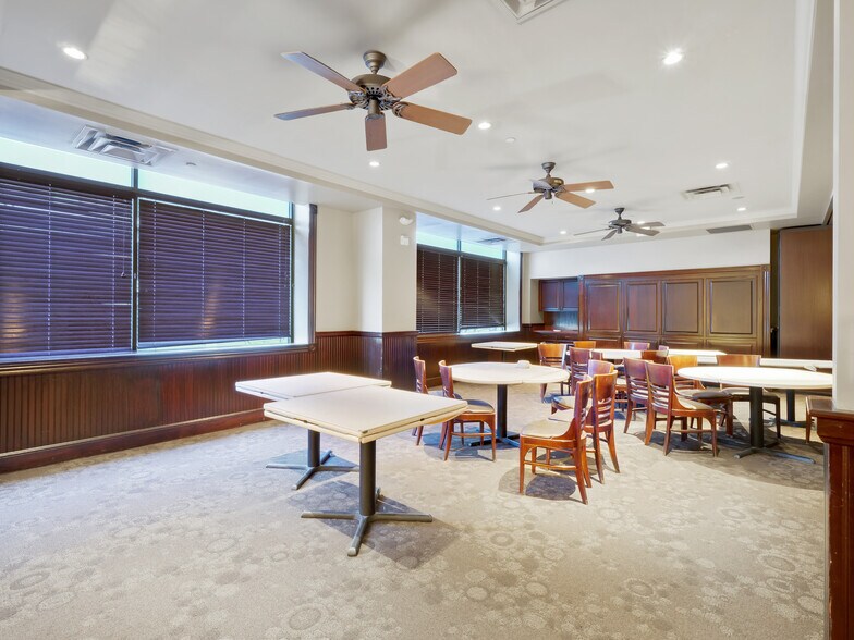 More Photos Of 1100 S Flower St, Los Angeles Office For Lease