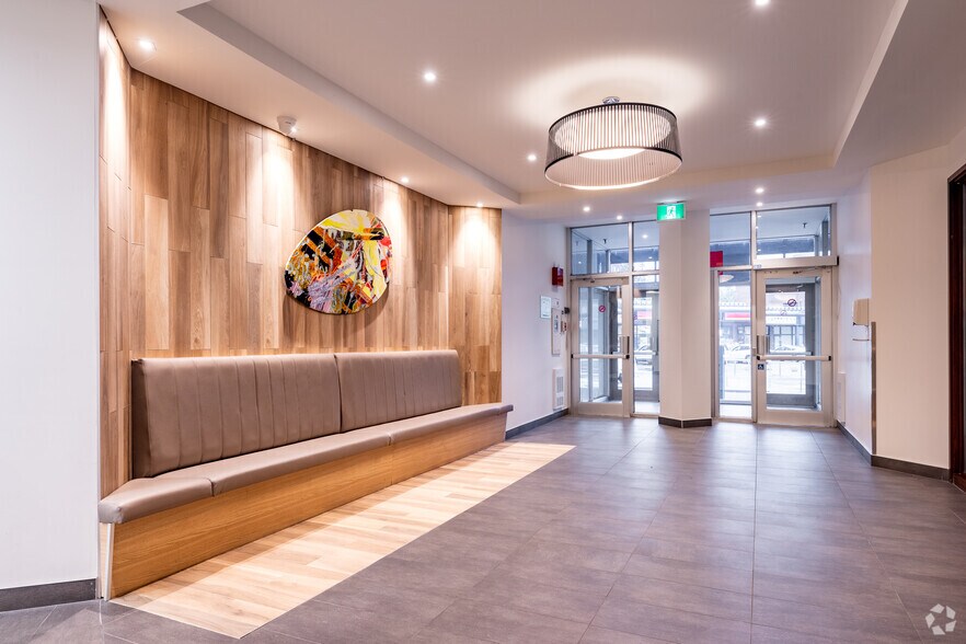 More Photos Of 800 Boul Chomedey, Laval Medical For Lease