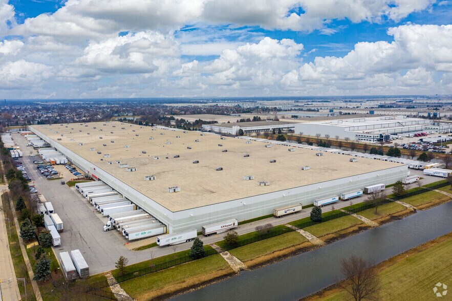 More Photos Of 901 Carlow Dr, Bolingbrook Manufacturing For Lease