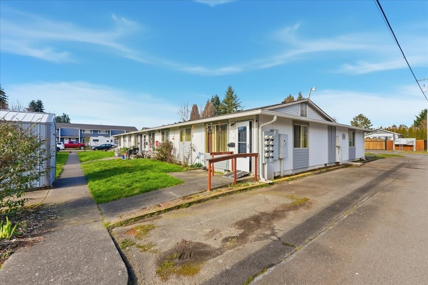 More Photos Of 1100-1105 S Pearl St, Centralia Apartments For Sale