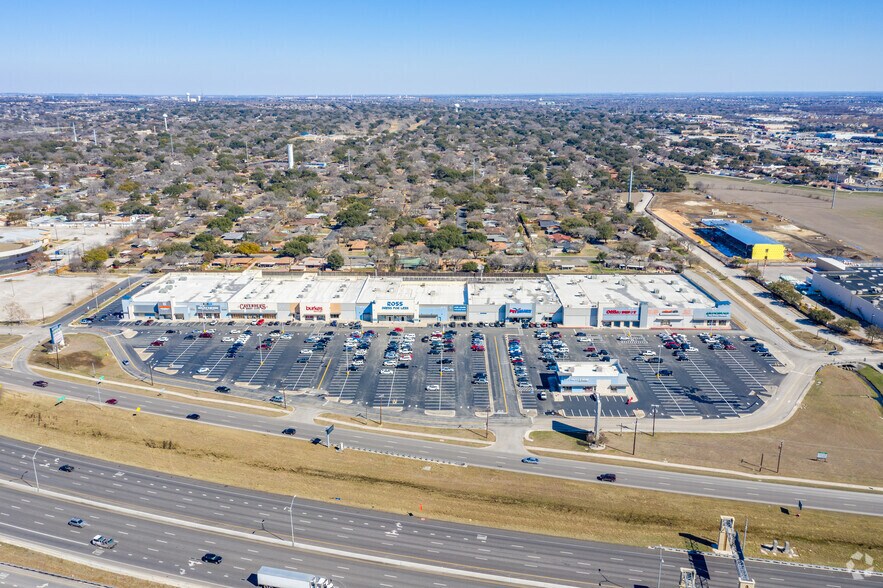 More Photos Of 8480-8680 Fourwinds Dr, San Antonio Unknown For Lease