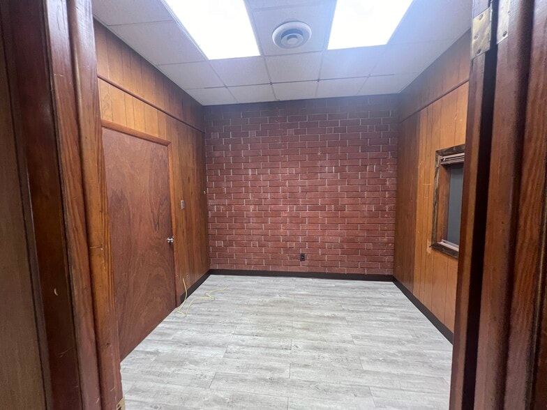 More Photos Of 708 N William St, Goldsboro Light Manufacturing For Lease