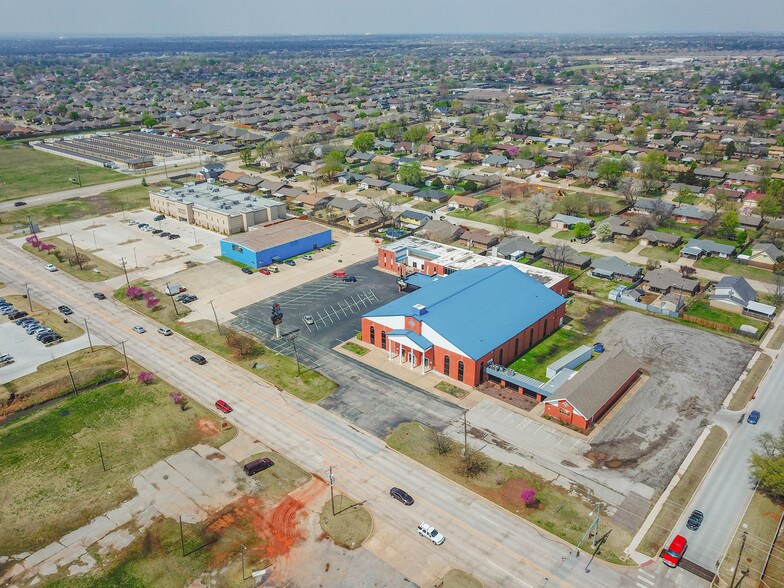 More Photos Of 1005 SW 4th St, Moore Religious Facility For Sale