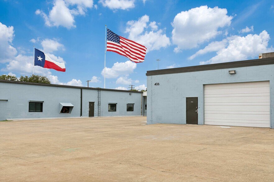 More Photos Of 406 Bishop Ave, Richardson Industrial For Lease