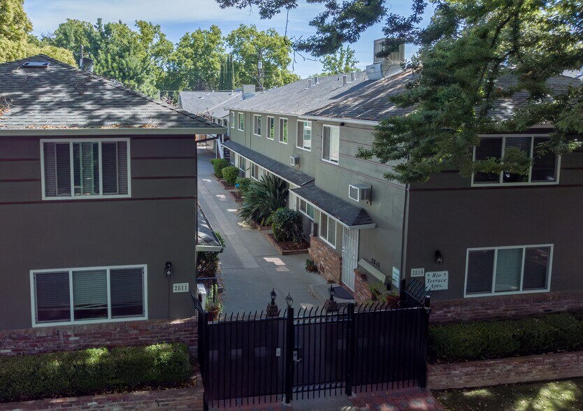 More Photos Of 2811 F St, Sacramento Apartments For Sale