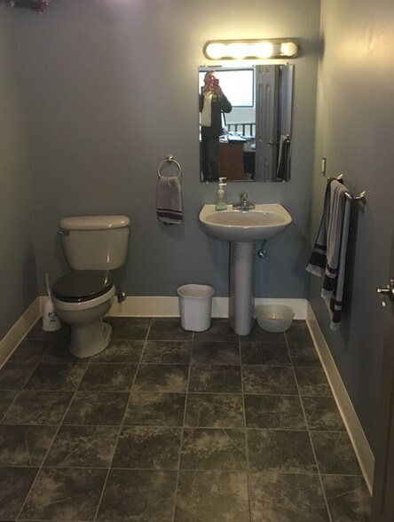 More Photos Of 1822 Skyway Dr, Longmont Light Manufacturing For Lease