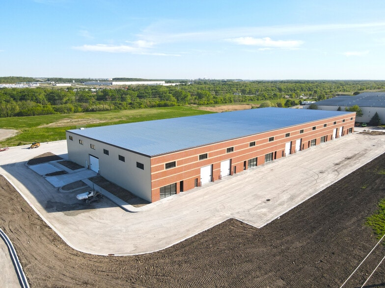 More Photos Of 3300-3310 Mound Rd, Joliet Warehouse For Lease