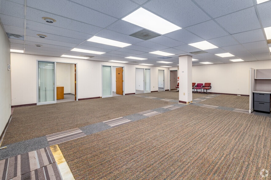 More Photos Of 4999 Northcutt Pl, Dayton Medical For Lease