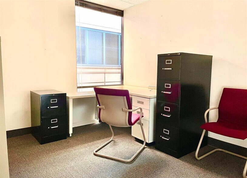 More Photos Of 456 Fulton St, Peoria Office For Sale