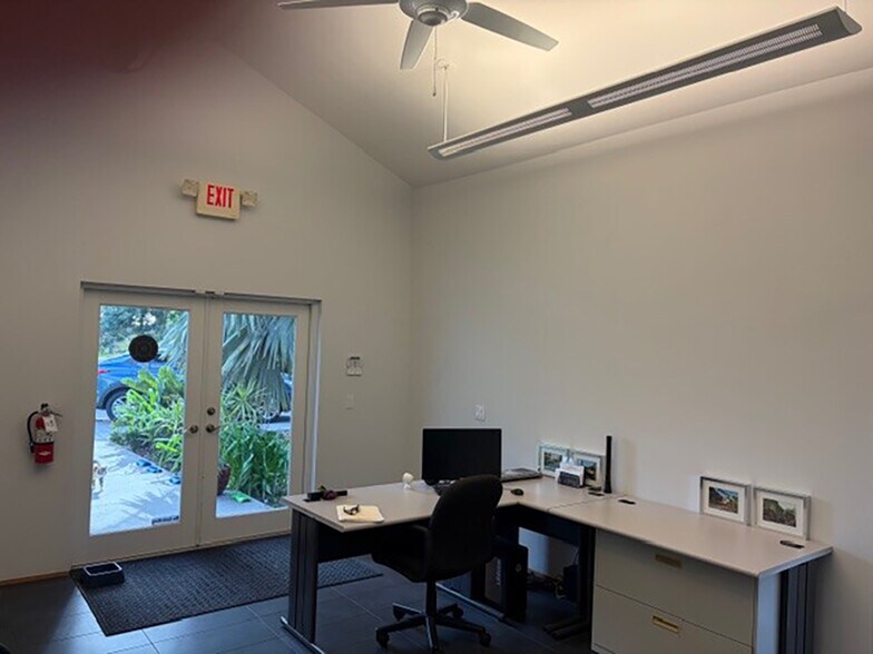 More Photos Of 510 7th St, Bradenton Freestanding For Sale