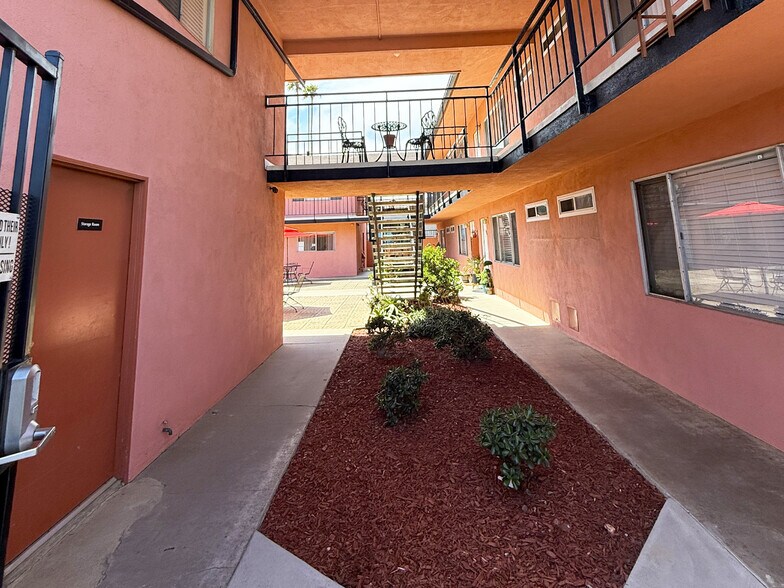 More Photos Of 733 N C St, Lompoc Apartments For Sale