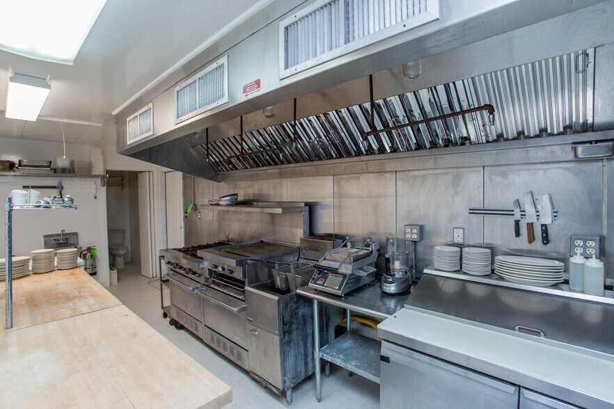 More Photos Of 236 N Union St, Lambertville Restaurant For Sale