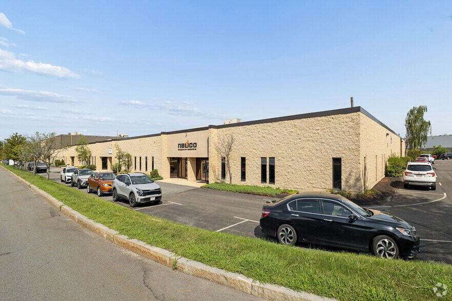 More Photos Of 94-104 Glenn St, Lawrence Manufacturing For Lease