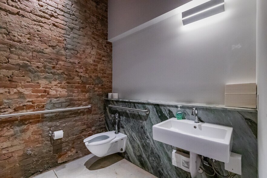 More Photos Of 646-654 N Spring St, Los Angeles Loft Creative Space For Sale