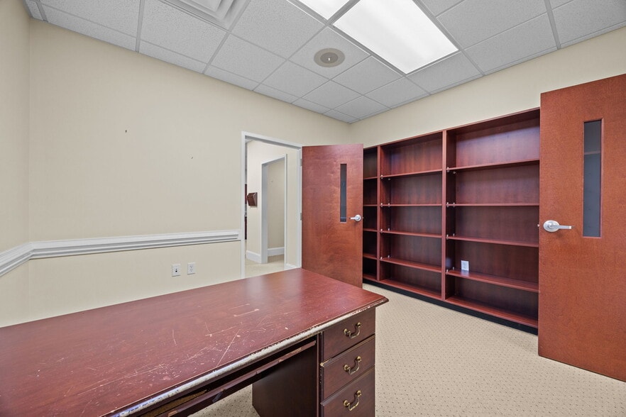 More Photos Of 2223 Hemby Ln, Greenville Medical For Sale