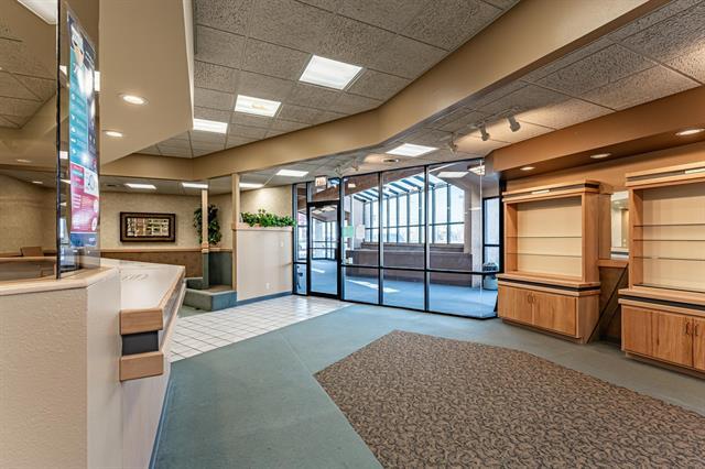 More Photos Of 34 SE Main St, Blackfoot Office For Sale