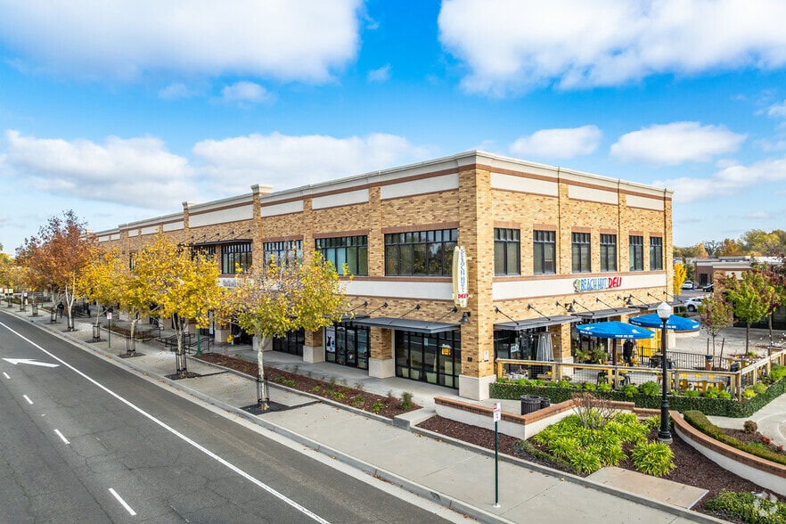 More Photos Of 110 Gateway Dr, Lincoln Storefront Retail Office For Lease