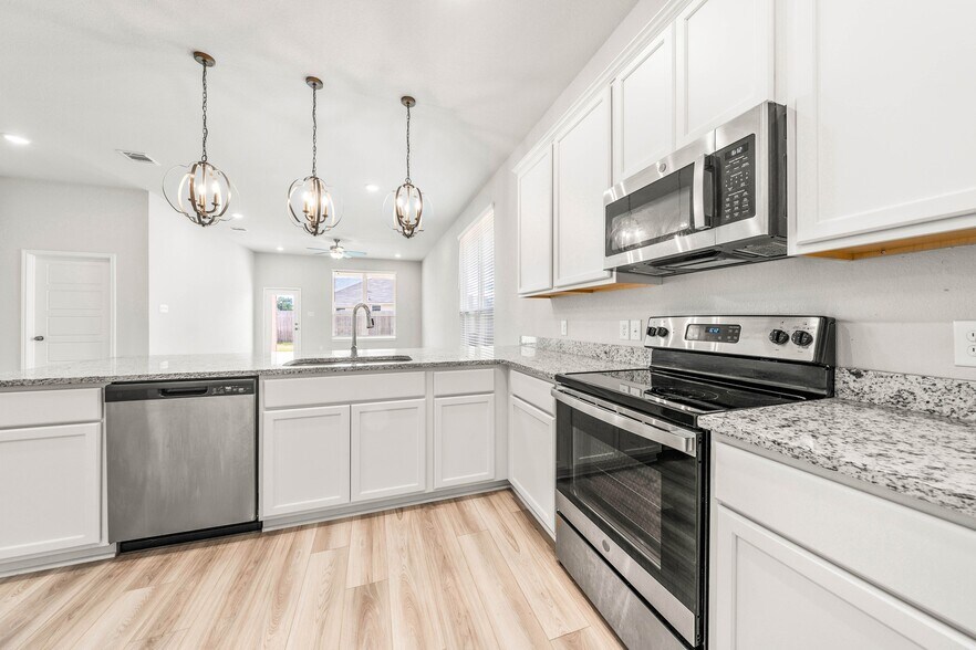 More Photos Of 4020 Centerfire, Waco Apartments For Sale