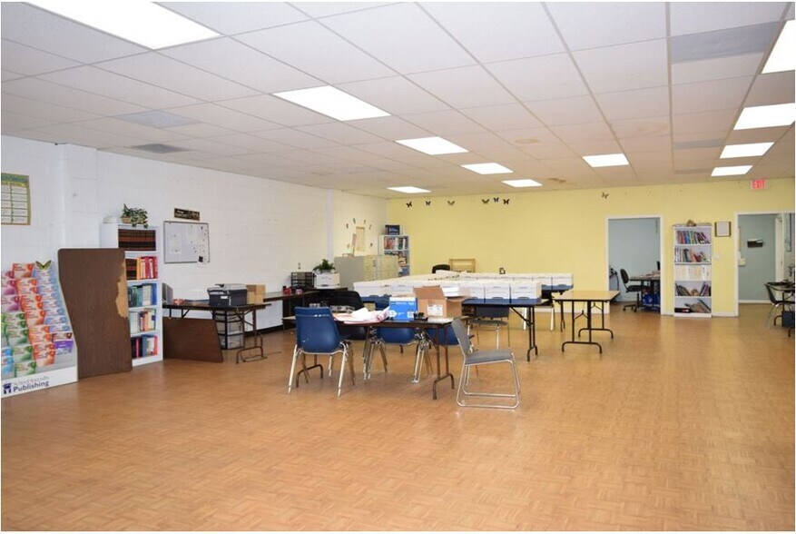 More Photos Of 3579 Gage Ave, Bell Medical For Sale