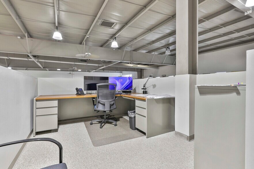 More Photos Of 1039 Sullivan Rd, Newnan Office For Lease