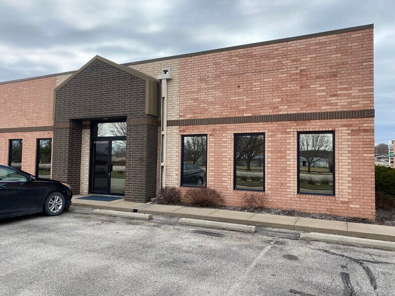 More Photos Of 860 22nd Ave, Coralville Office For Lease