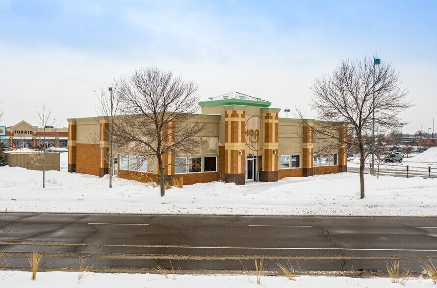 More Photos Of 12792 Riverdale Blvd NW, Coon Rapids Restaurant For Lease