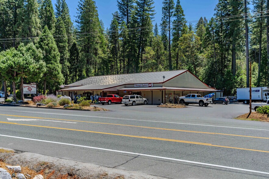 More Photos Of 26395 Buckhorn Ridge Rd, Pioneer Bank For Sale