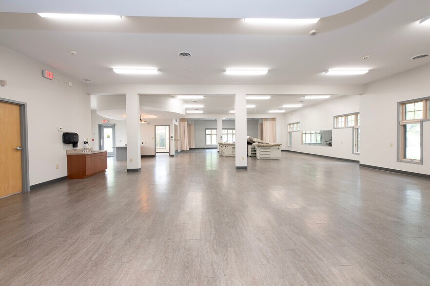 More Photos Of 12744 State Rd, North Royalton Medical For Lease