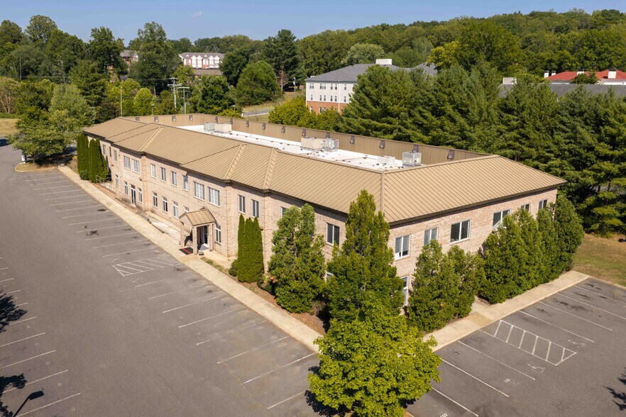 More Photos Of 1410 Incarnation Dr, Charlottesville Medical For Sale