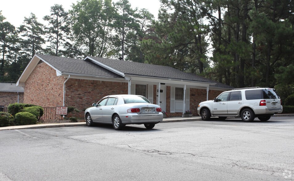 More Photos Of 3610-3614 Chamblee Tucker Rd, Atlanta Office For Sale