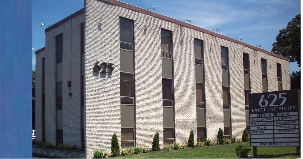 More Photos Of 625 Middle Country Rd, Coram Office For Lease