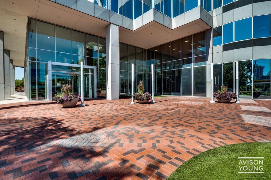 More Photos Of 3800 Maple Ave, Dallas Office For Lease