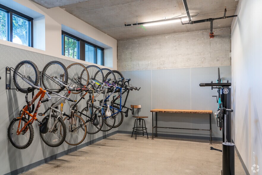 More Photos Of 1415 SE Pardee St, Portland Apartments For Sale