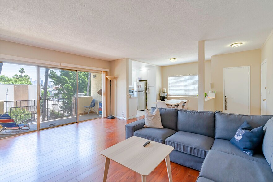More Photos Of 741 S Hobart Blvd, Los Angeles Apartments For Sale