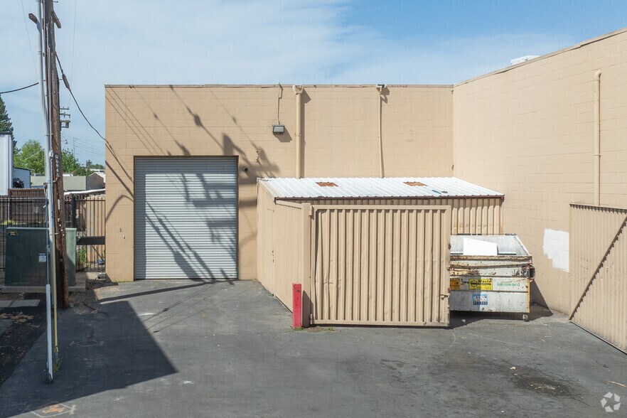 More Photos Of 901-907 Howe Ave, Sacramento General Retail For Sale