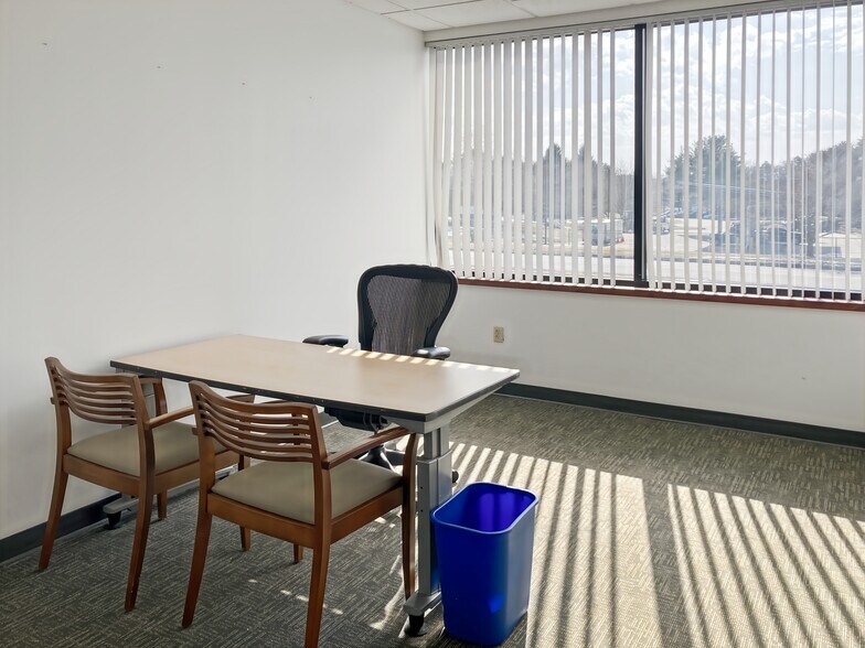 More Photos Of 44 Bearfoot Rd, Northborough Coworking Space