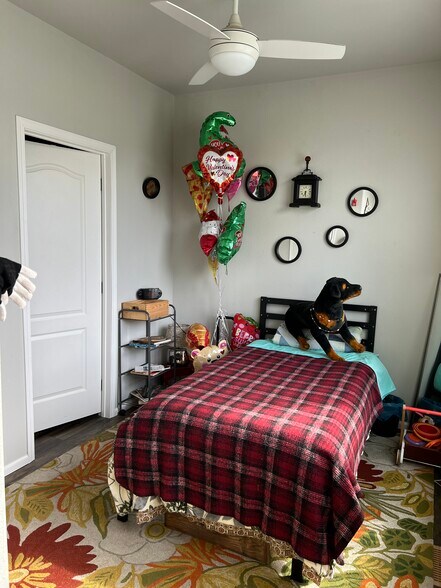 More Photos Of 1311 Bay Ave, Ocean Park General Retail For Sale