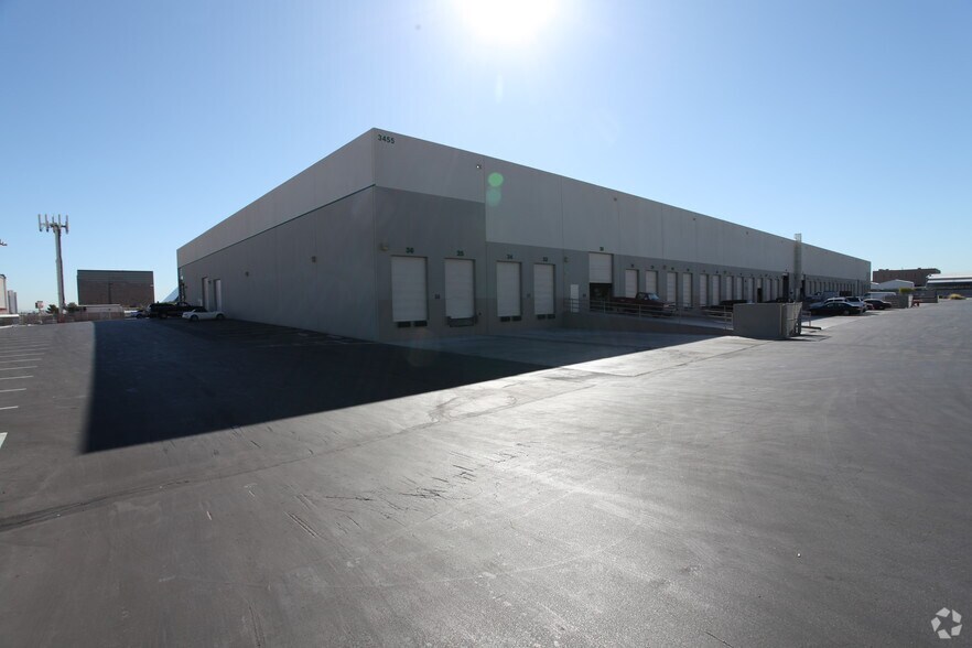More Photos Of 3455 W Reno Ave, Las Vegas Warehouse For Lease
