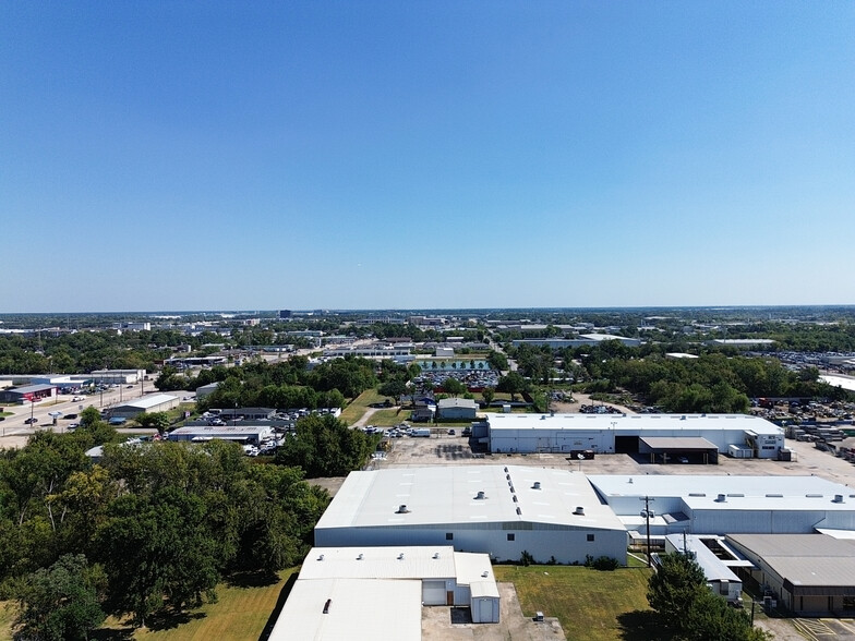 More Photos Of 14826 Yarberry St, Houston Warehouse For Sale