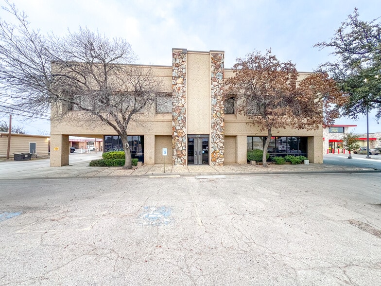More Photos Of 2408 N Big Spring St, Midland Office For Sale