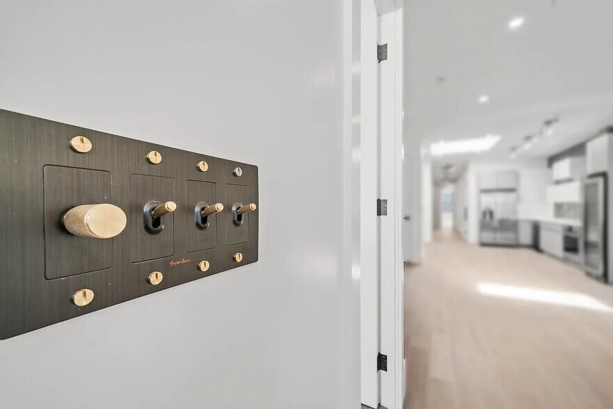 More Photos Of 410 W 47th St, New York Apartments For Sale