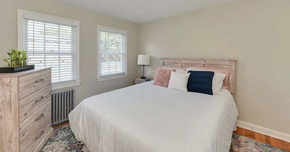 More Photos Of 9 Seminole Dr, Portsmouth Apartments For Sale